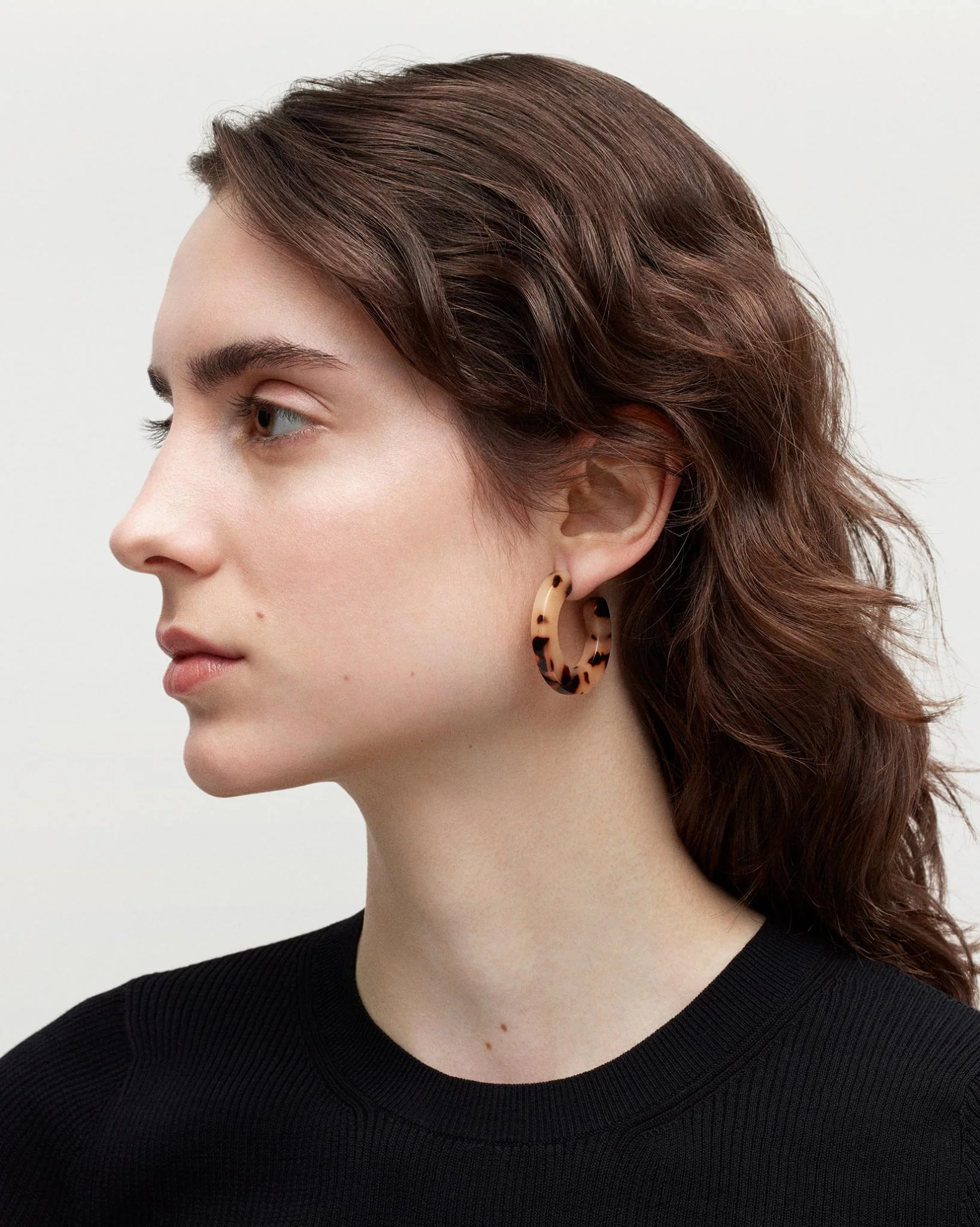 Kate Hoops in Classic Tortoise - Image 4