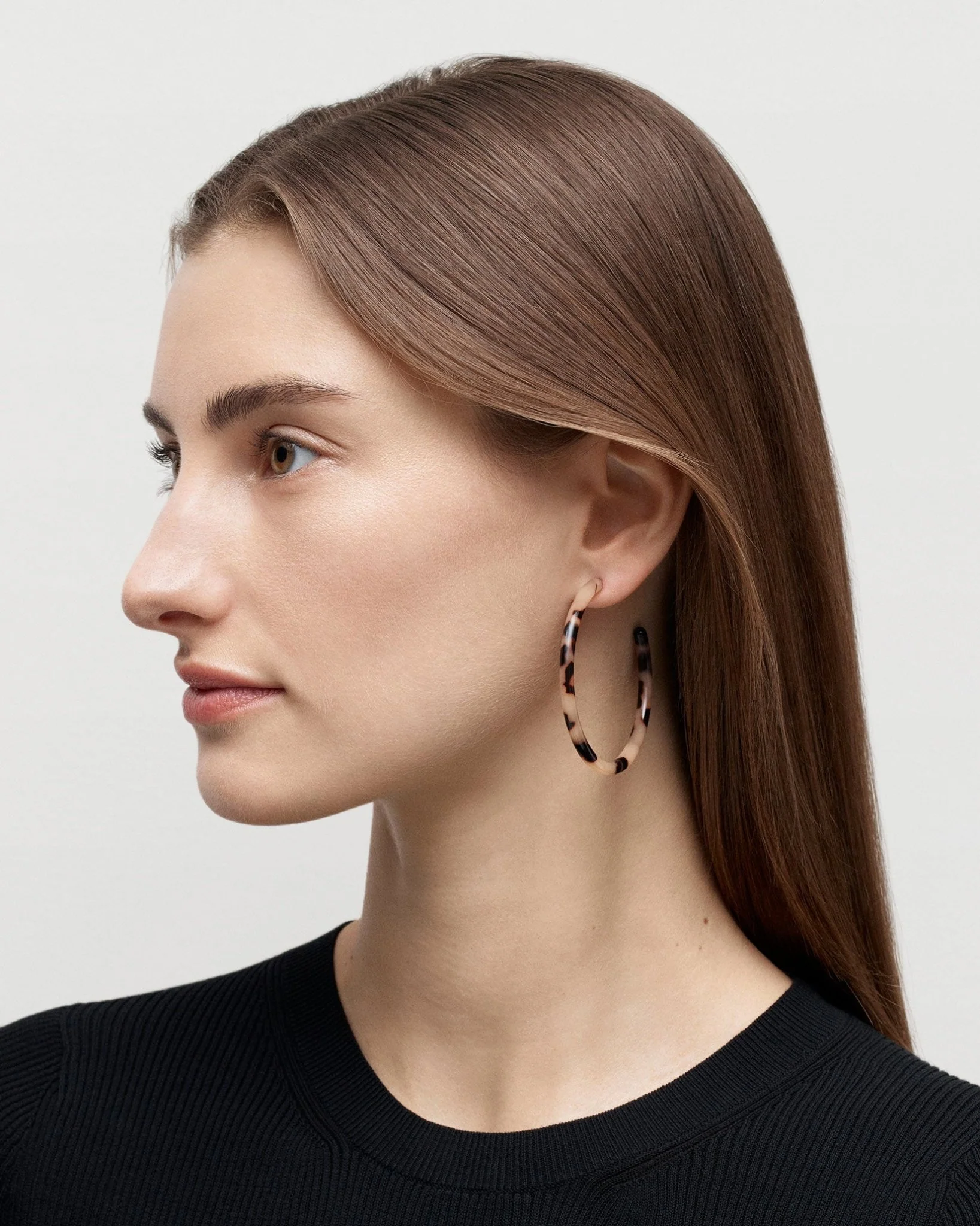 Large Hoops in Blonde Tortoise - Image 4
