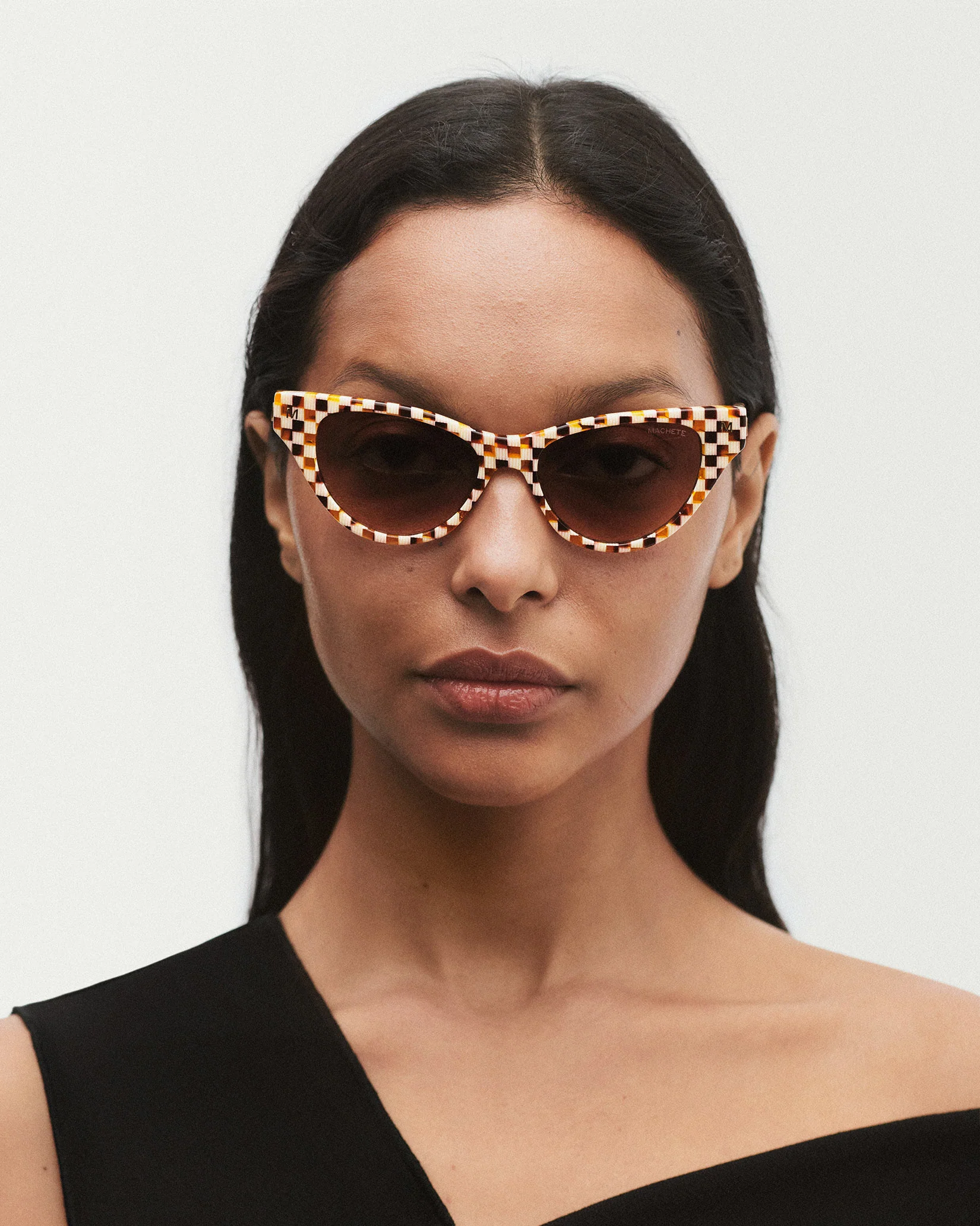 Suzy Sunglasses in Blonde Tortoise - Image 5